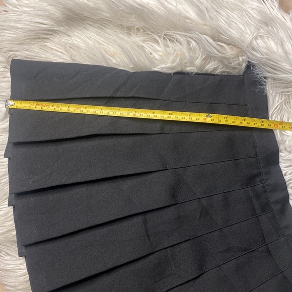 Black Pleated Skirt - Picture 5 of 5